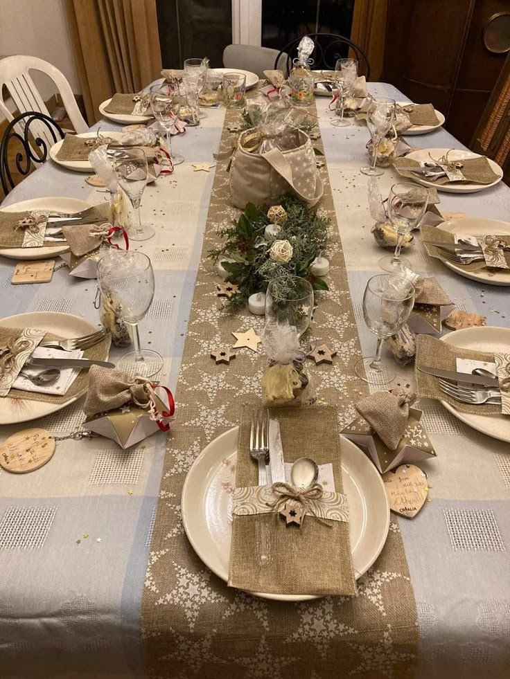 16 Winter Dining Table Decor Ideas
